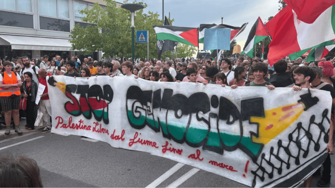 Venedik Film Festivali’nde Gazze Protestosu: Binlerce Kişi Özgürlük İçin Yürüdü Venedik Film Festivali’nde Gazze Protestosu: Binlerce Kişi Özgürlük İçin Yürüdü