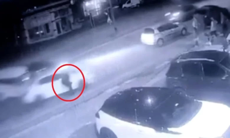 Bursa’da Hafif Ticari Araç Kaza Yaptı, Vatandaş Kıl Payı Kurtuldu Bursa’da Hafif Ticari Araç Kaza Yaptı, Vatandaş Kıl Payı Kurtuldu