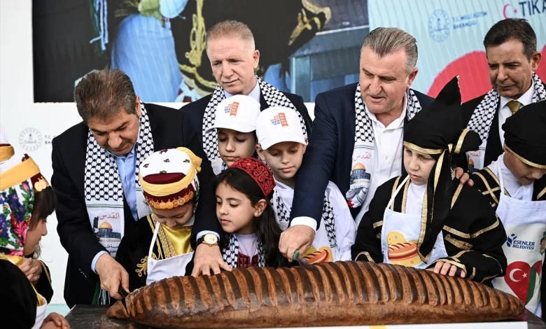 Gazzeli çocuklar barış için pişirdikleri ekmekleri dünya liderlerine gönderdi Gazzeli çocuklar barış için pişirdikleri ekmekleri dünya liderlerine gönderdi