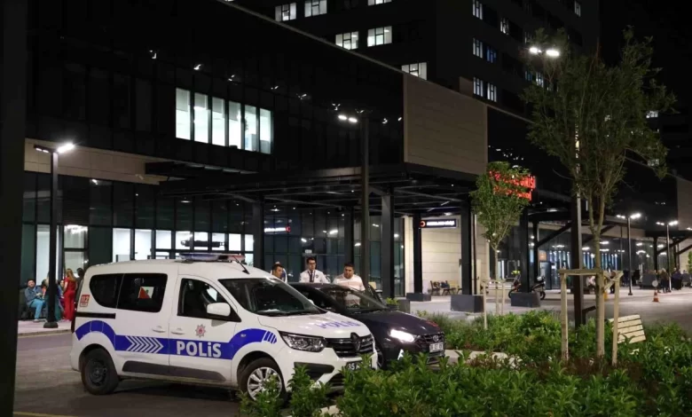 İzmir Şehir Hastanesinde Tehdit İddiasıyla Tutuklama İzmir Şehir Hastanesinde Tehdit İddiasıyla Tutuklama