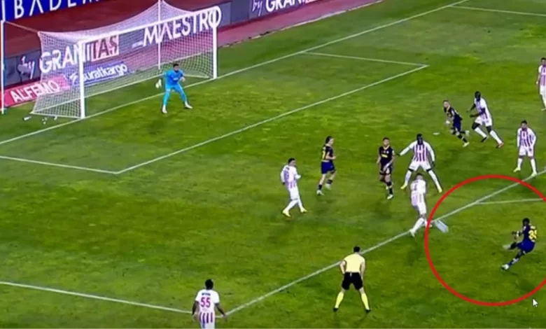 Örümcek ağlarını aldı! Fenerbahçe’nin yıldızı Fred’den efsane gol Örümcek ağlarını aldı! Fenerbahçe’nin yıldızı Fred’den efsane gol