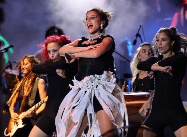 Atiye, Şile Festivali’nde sahne aldı! Atiye, Şile Festivali’nde sahne aldı!