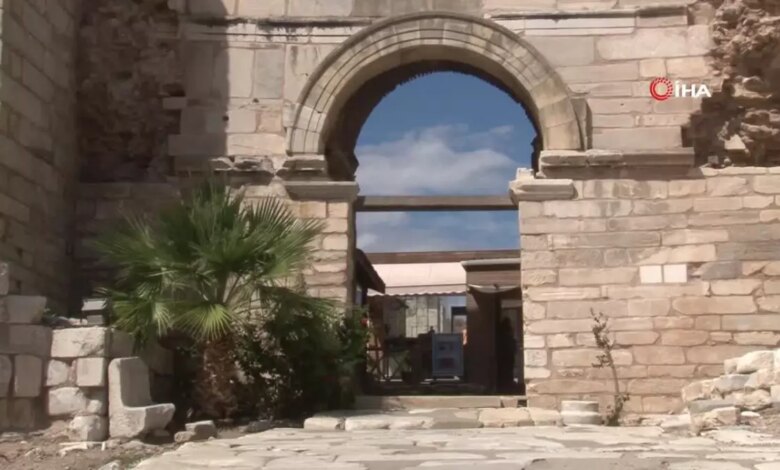 İzmir’de M.Ö. 3. Yüzyıldan Kalma Romalı Gladyatörün Lahiti Bulundu İzmir’de M.Ö. 3. Yüzyıldan Kalma Romalı Gladyatörün Lahiti Bulundu