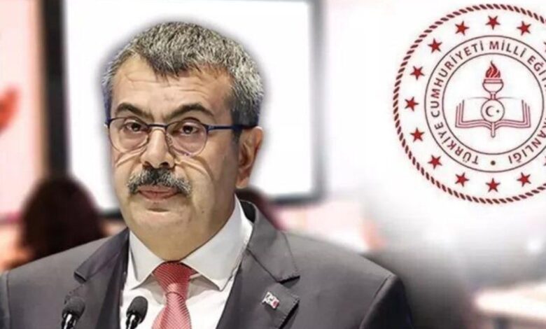 Yusuf Tekin’e hakaret paylaşımında bulunan Öğretmen açığa alındı Yusuf Tekin’e hakaret paylaşımında bulunan Öğretmen açığa alındı