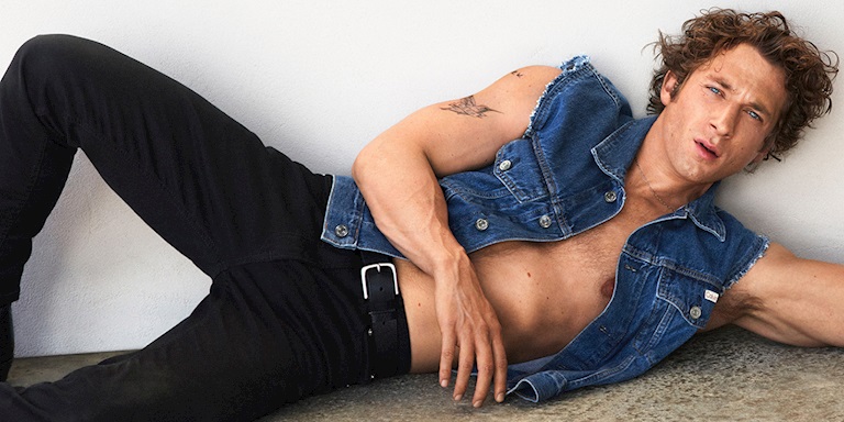 Jeremy Allen White X Calvin Klein İş Birliğinde Yeni Bölüm Jeremy Allen White X Calvin Klein İş Birliğinde Yeni Bölüm