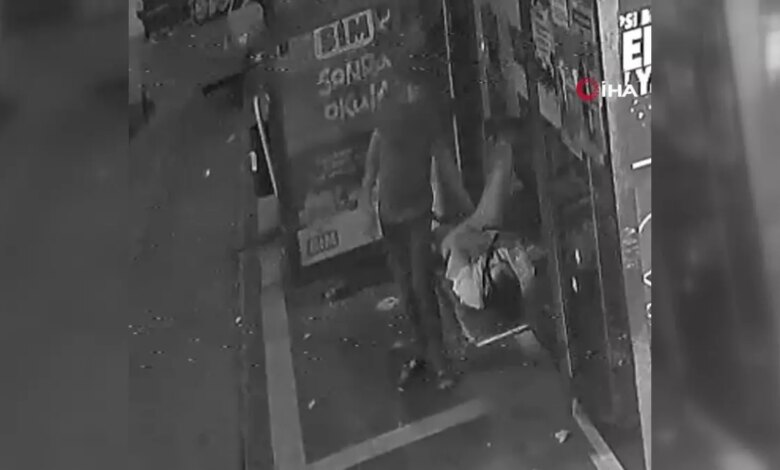 Durakta uyurken soyuldu! Yakalanan şüphelisinin pişkinliği pes dedirtti Durakta uyurken soyuldu! Yakalanan şüphelisinin pişkinliği pes dedirtti