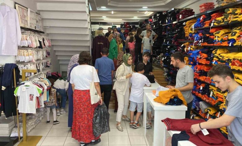 Okul alışverişinde son gün yoğunluğu Okul alışverişinde son gün yoğunluğu