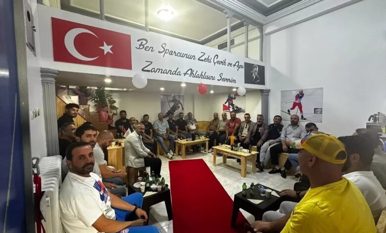 Sarıkamış’ta Kayak ve Snowboard Eğiticileri Derneği Ofisi Açıldı Sarıkamış’ta Kayak ve Snowboard Eğiticileri Derneği Ofisi Açıldı