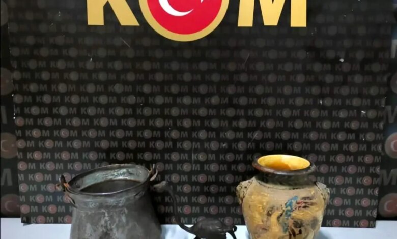Tokat’ta 47 Adet Tarihi Eser Ele Geçirildi Tokat’ta 47 Adet Tarihi Eser Ele Geçirildi