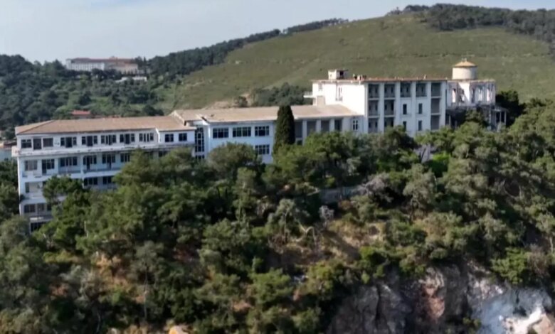 Heybeliada Sanatoryumu 100. Yılında Harabe Durumda Heybeliada Sanatoryumu 100. Yılında Harabe Durumda