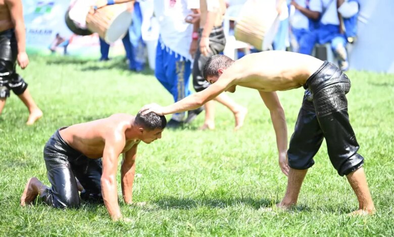 Kocasinan Yağlı Güreşleri’nde Başpehlivanlık Kavgası Kocasinan Yağlı Güreşleri’nde Başpehlivanlık Kavgası