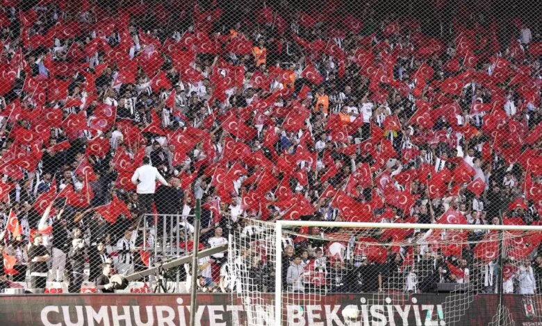 Beşiktaş-Konyaspor Maçında 29 Ekim Cumhuriyet Bayramı Coşkuyla Kutlandı Beşiktaş-Konyaspor Maçında 29 Ekim Cumhuriyet Bayramı Coşkuyla Kutlandı