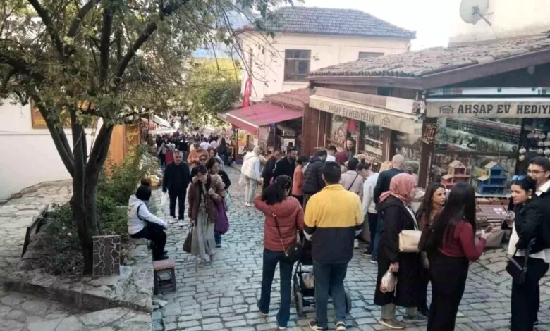 Safranbolu’da Hafta Sonu Turist Yoğunluğu Safranbolu’da Hafta Sonu Turist Yoğunluğu