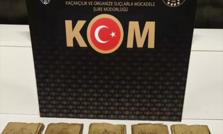 Kayseri’de 1800 Yıllık El Yazması Kitaplar Ele Geçirildi