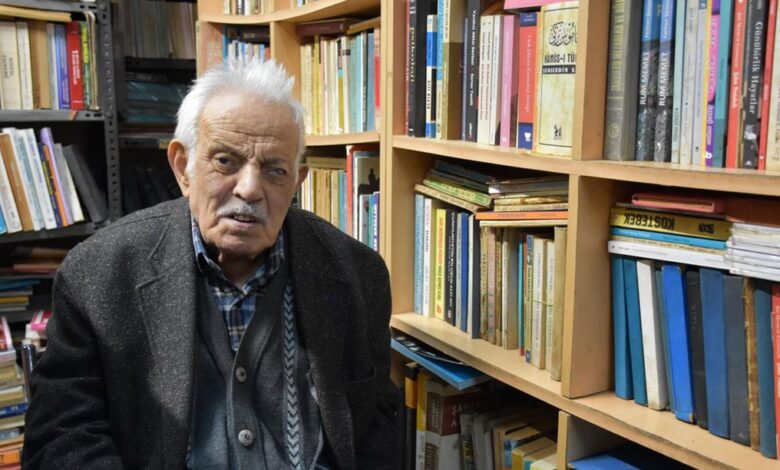 91 yaşındaki sahafın arşivi, meraklılarını bir araya getiriyor 91 yaşındaki sahafın arşivi, meraklılarını bir araya getiriyor