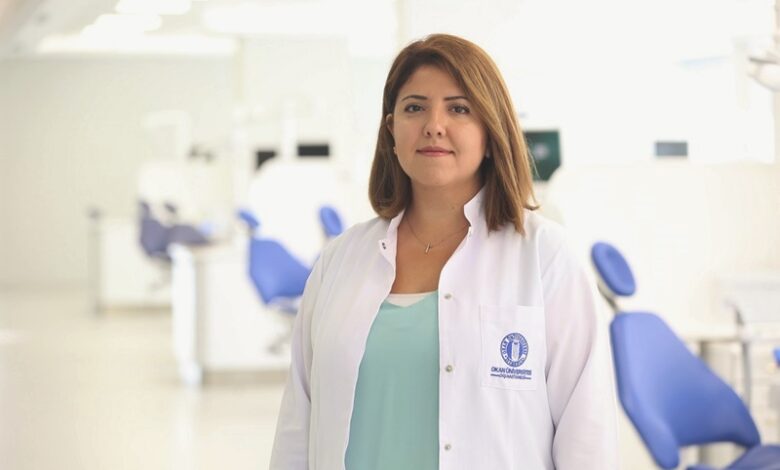 Dr. Öğretim Üyesi Işıl Doğruer : “Bayramda Tatlı ve Şeker Tüketimi Diş Sağlığınızı Tehdit Ediyor!” Dr. Öğretim Üyesi Işıl Doğruer : “Bayramda Tatlı ve Şeker Tüketimi Diş Sağlığınızı Tehdit Ediyor!”
