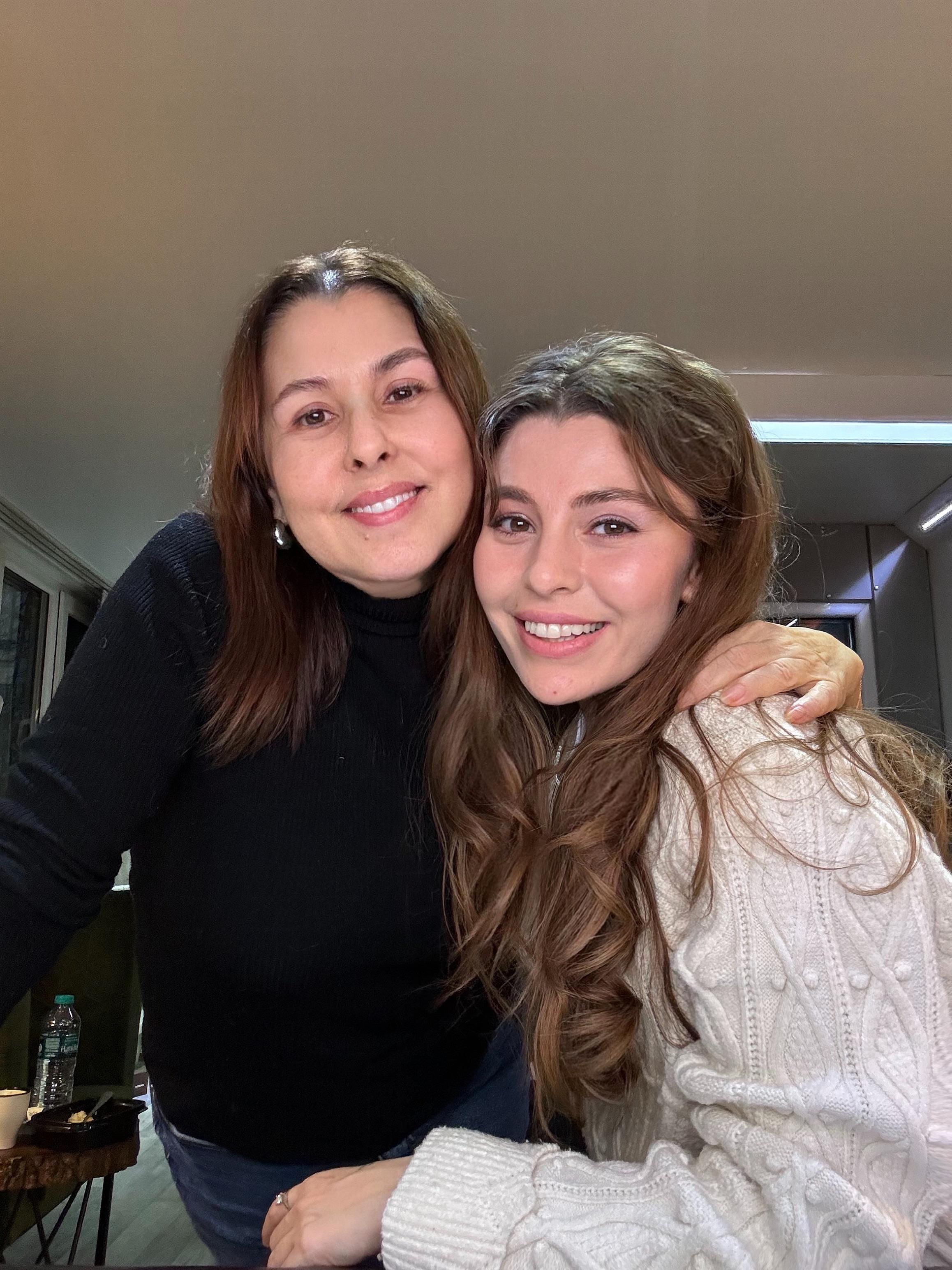 Yeni neslin parlayan söz yazarı Gülsen Karatoprak’tan Nilüfer’e özel şarkı: ‘Sebebi Sen’ pop listelerinde zirvede Yeni neslin parlayan söz yazarı Gülsen Karatoprak’tan Nilüfer’e özel şarkı: ‘Sebebi Sen’ pop listelerinde zirvede