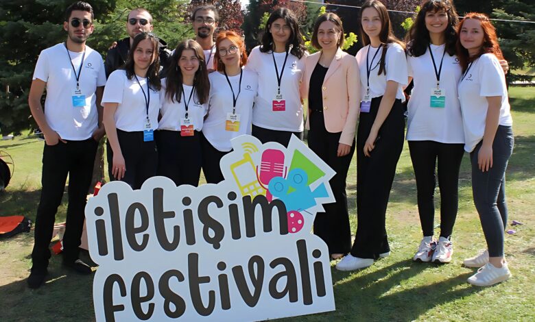 İletişim Sektörü Kocaeli’de Öğrencilerle Bir Araya Geliyor İletişim Sektörü Kocaeli’de Öğrencilerle Bir Araya Geliyor