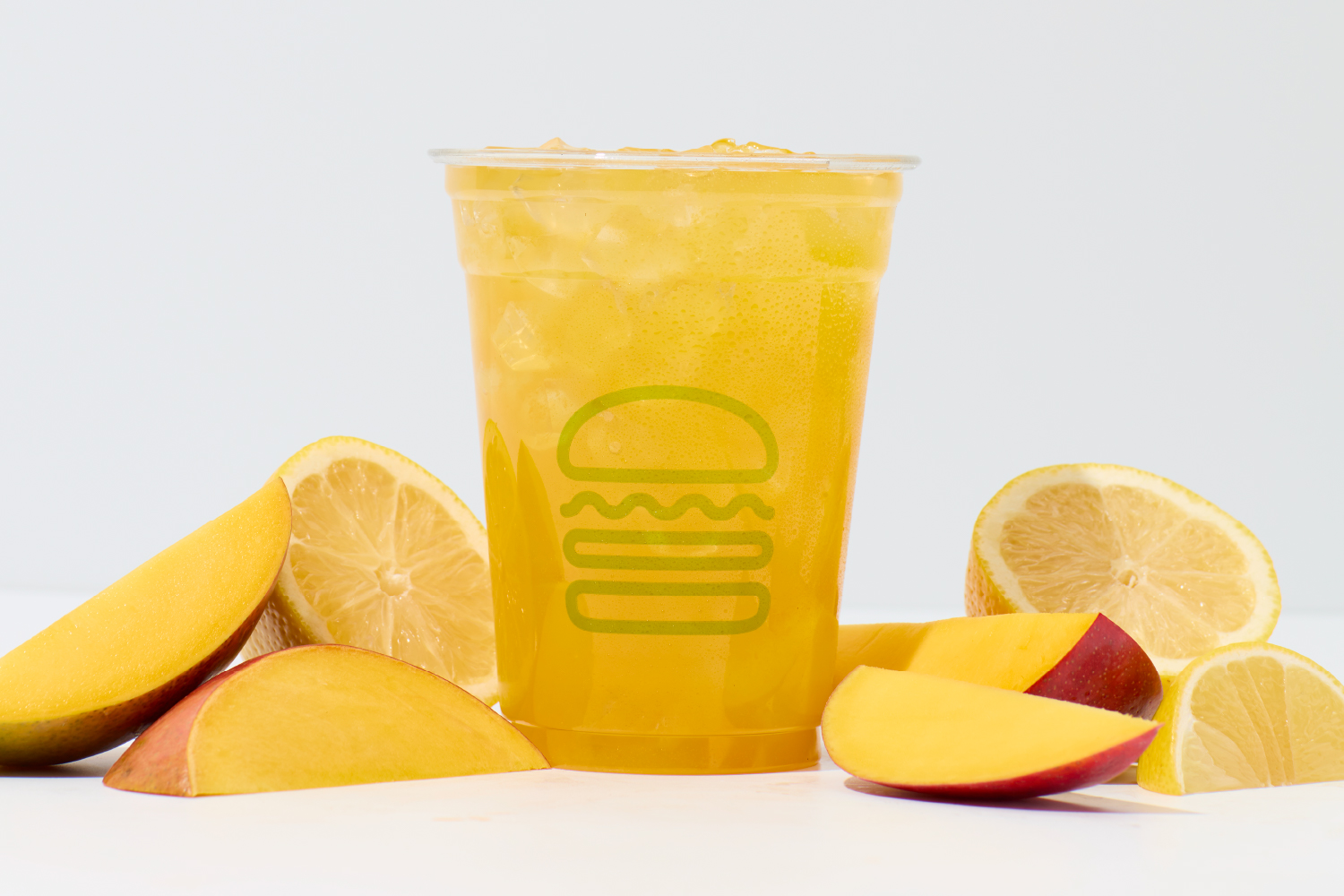 Shake Shack’ten Tropikal Ferahlık: Mango Limonata Şimdi Mağazalarda! Shake Shack’ten Tropikal Ferahlık: Mango Limonata Şimdi Mağazalarda!