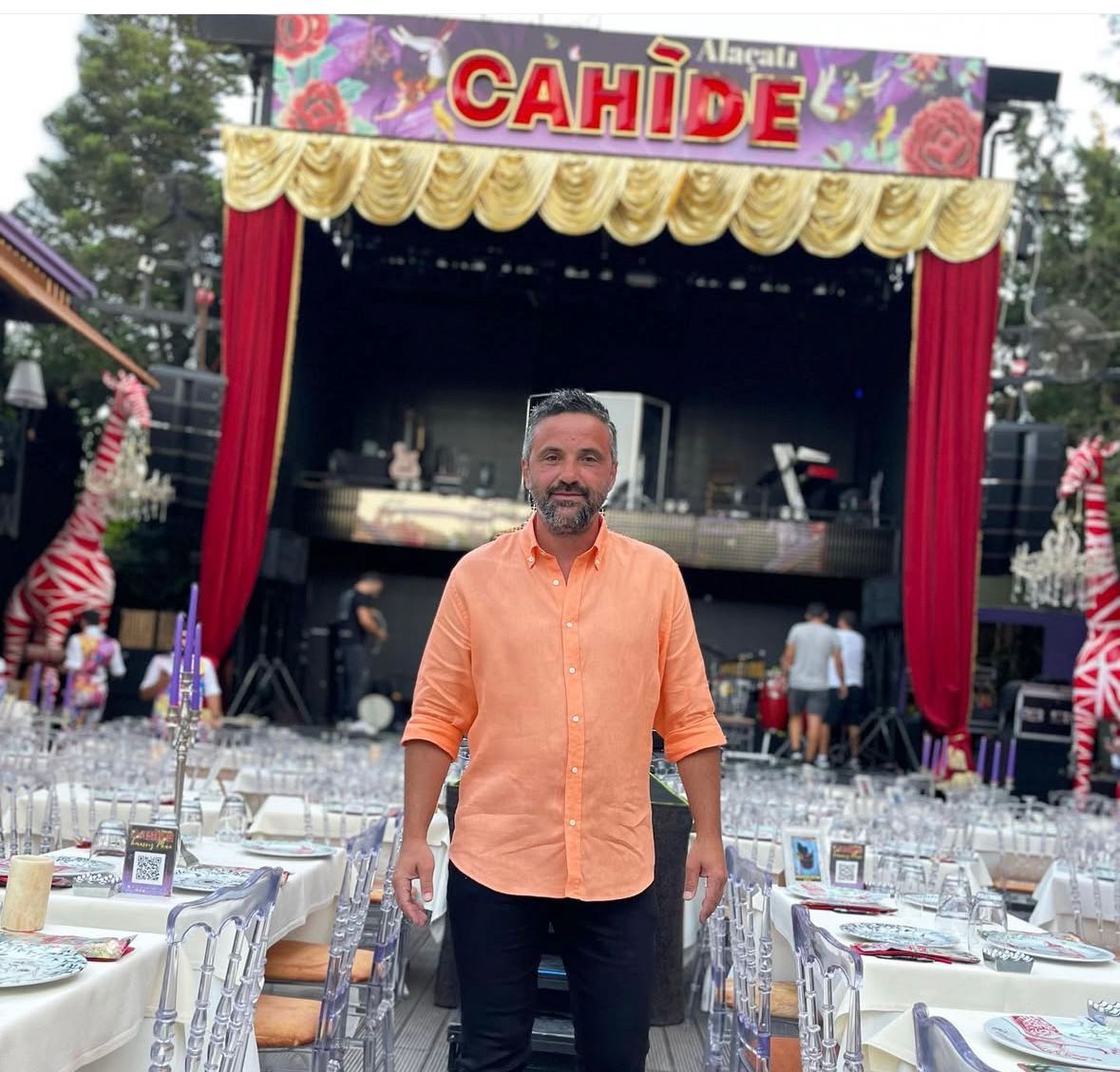 Cahide Alaçatı’ya Temmuz’da Ünlü Yağmuru…