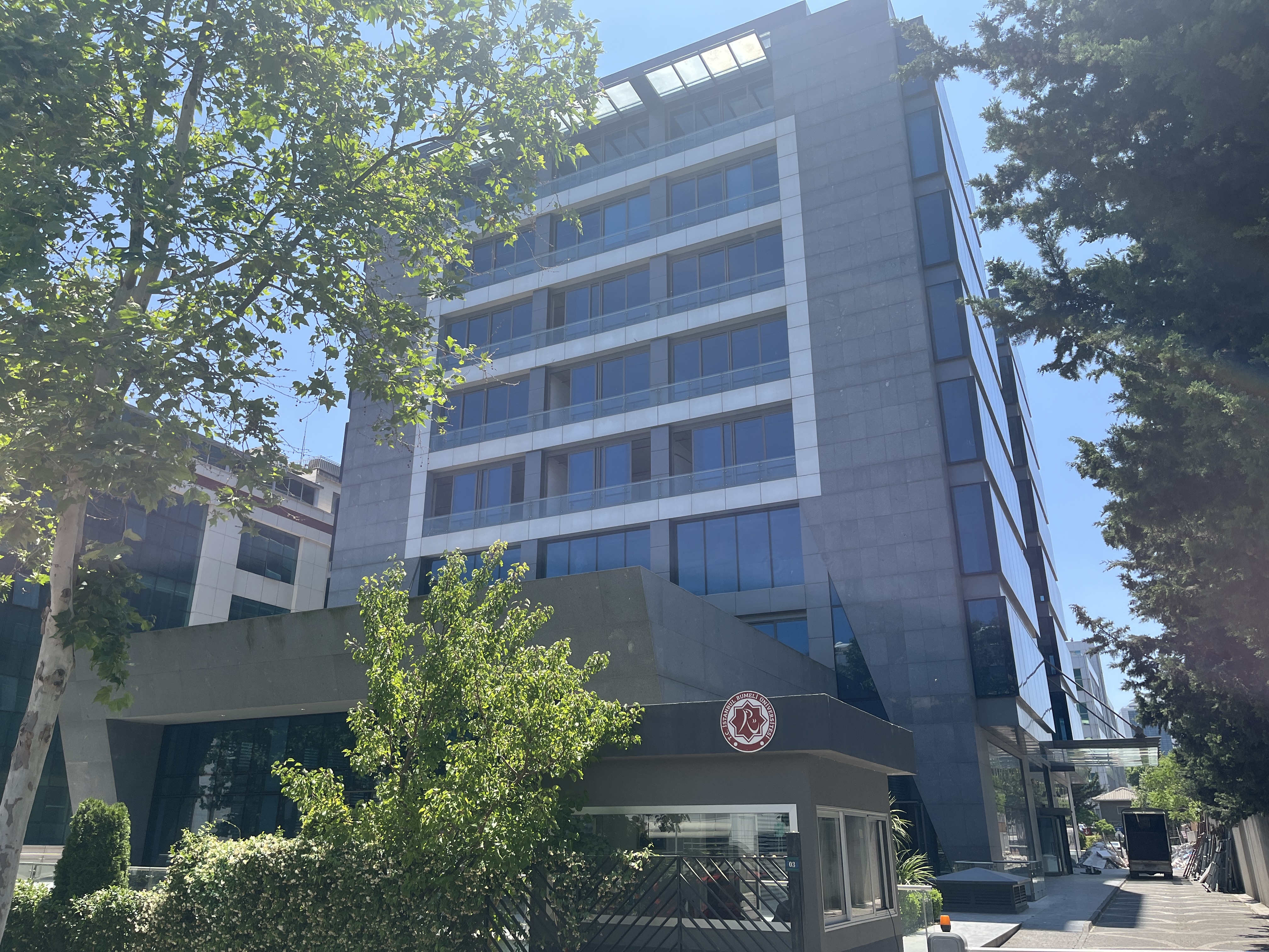 İstanbul Rumeli Üniversitesi Yeni Yerleşkesiyle Büyümeye Devam Ediyor İstanbul Rumeli Üniversitesi Yeni Yerleşkesiyle Büyümeye Devam Ediyor