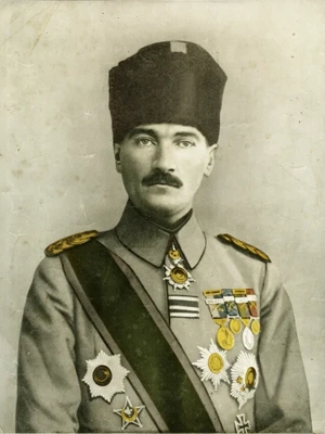 Kitap Pusulası: Mustafa Kemal – Kara Tahta