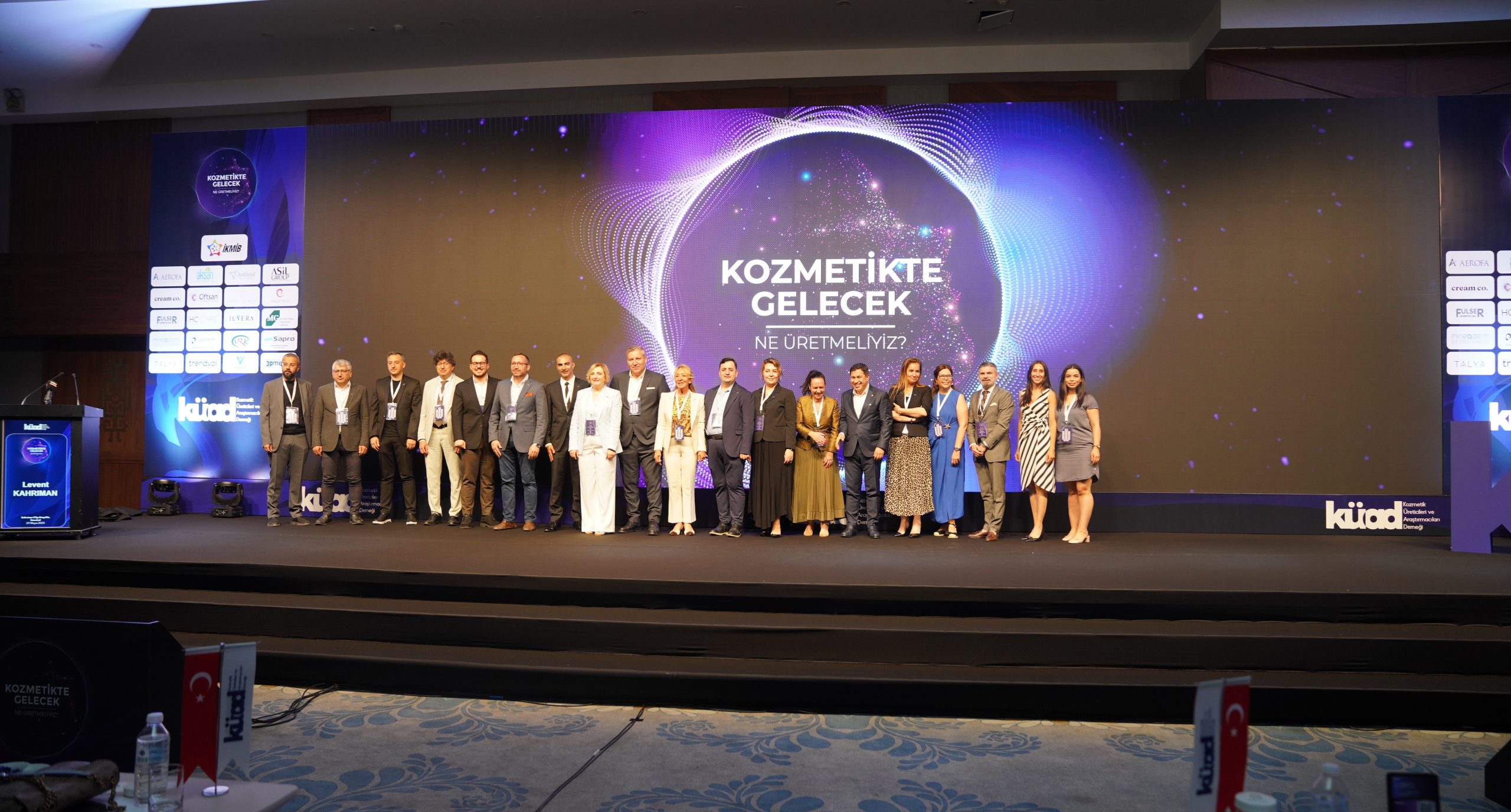 Ne üretmeliyiz zirvesinde global uzmanlardan önemli açıklamalar