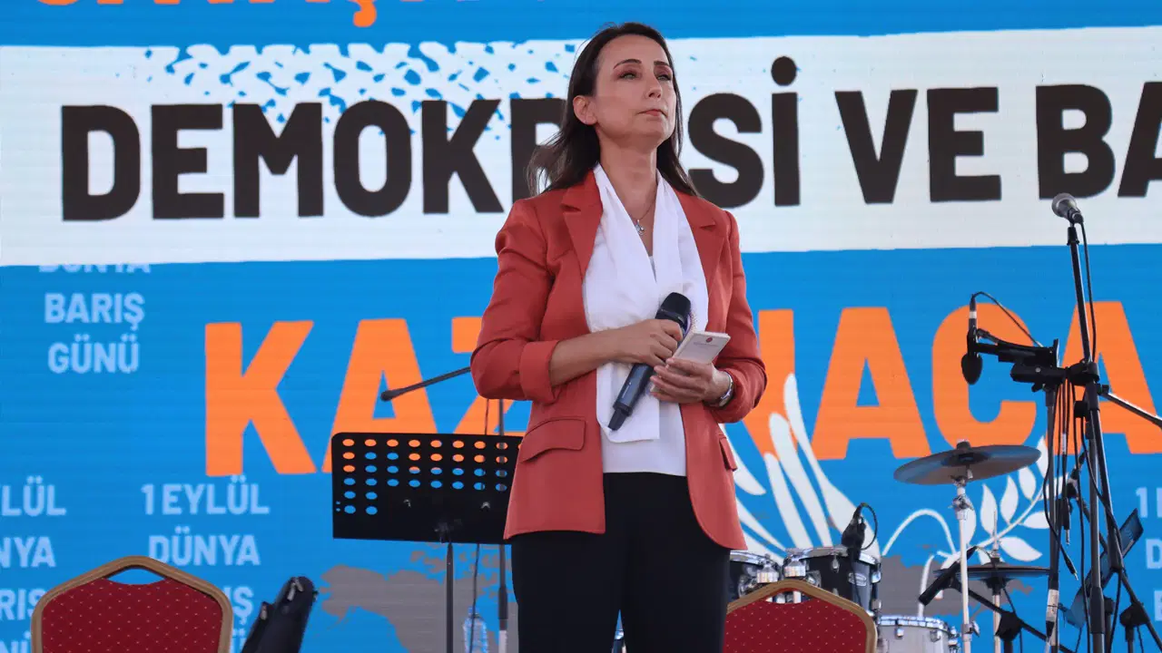 Tülay Hatimoğulları’ndan ‘Öcalan’ çağrısı: ‘Özgür çalışabileceği, yaşayabileceği…’