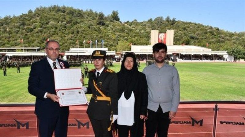 15 Temmuz şehidi Ömer Halisdemir’in kızı teğmen oldu