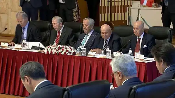 MHP’li eski Meclis başkanından sürpriz öneri: ‘TBMM devreye girmeli…’ – Son Dakika Siyaset Haberleri