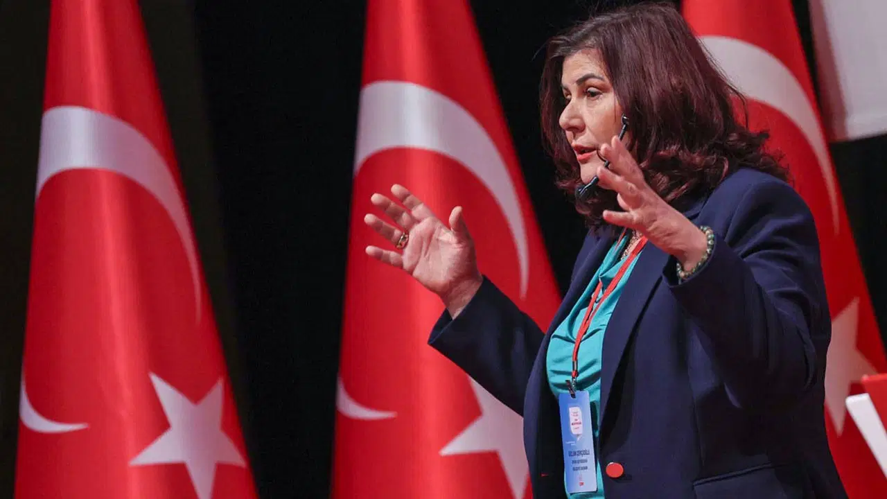 Kuşadası Belediye Başkanı Ömer Günel’den çarpıcı iddia: ‘Özlem Çerçioğlu AKP’ye geçerken…’ – Son Dakika Siyaset Haberleri