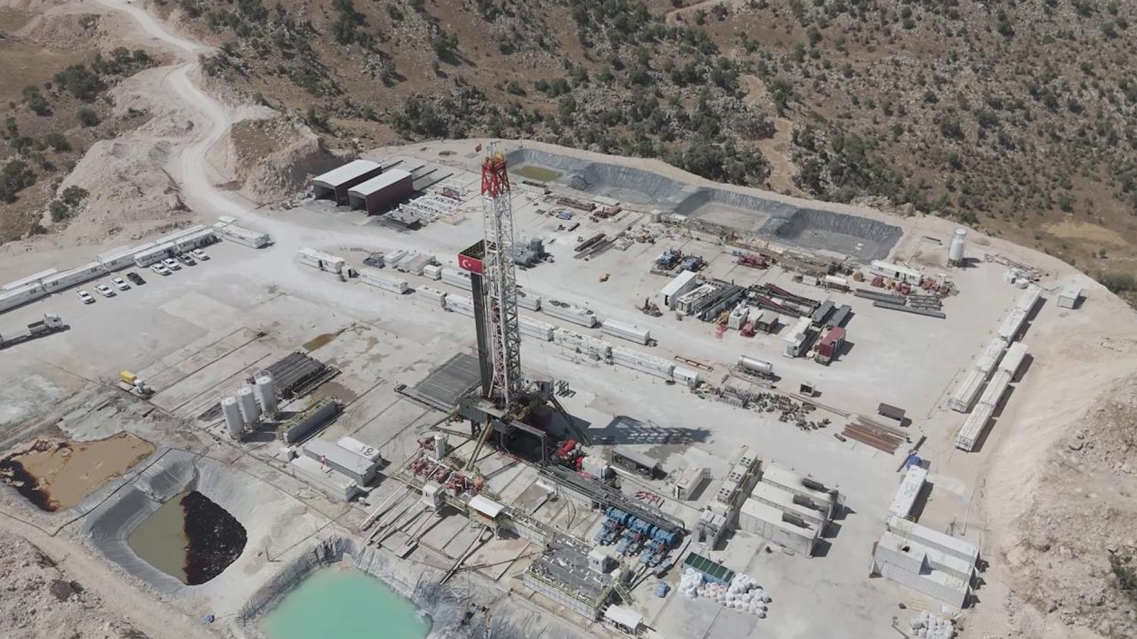 İki yerli petrol sondaj kulesi Şırnak’ta göreve başladı İki yerli petrol sondaj kulesi Şırnak’ta göreve başladı