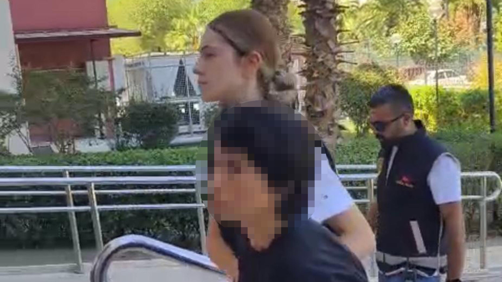 2 aylık kız kardeşini yastıkla boğduğunu itiraf etti 