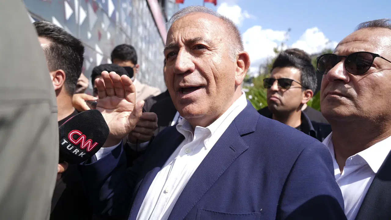 ‘İstesem 30 bin kişiyle gelirdim’ diyen kayyum Gürsel Tekin’e, CHP’den yanıt: ‘Kuru sıkı tabanca gibi sürekli atmak…’ – Son Dakika Siyaset Haberleri ‘İstesem 30 bin kişiyle gelirdim’ diyen kayyum Gürsel Tekin’e, CHP’den yanıt: ‘Kuru sıkı tabanca gibi sürekli atmak…’ – Son Dakika Siyaset Haberleri