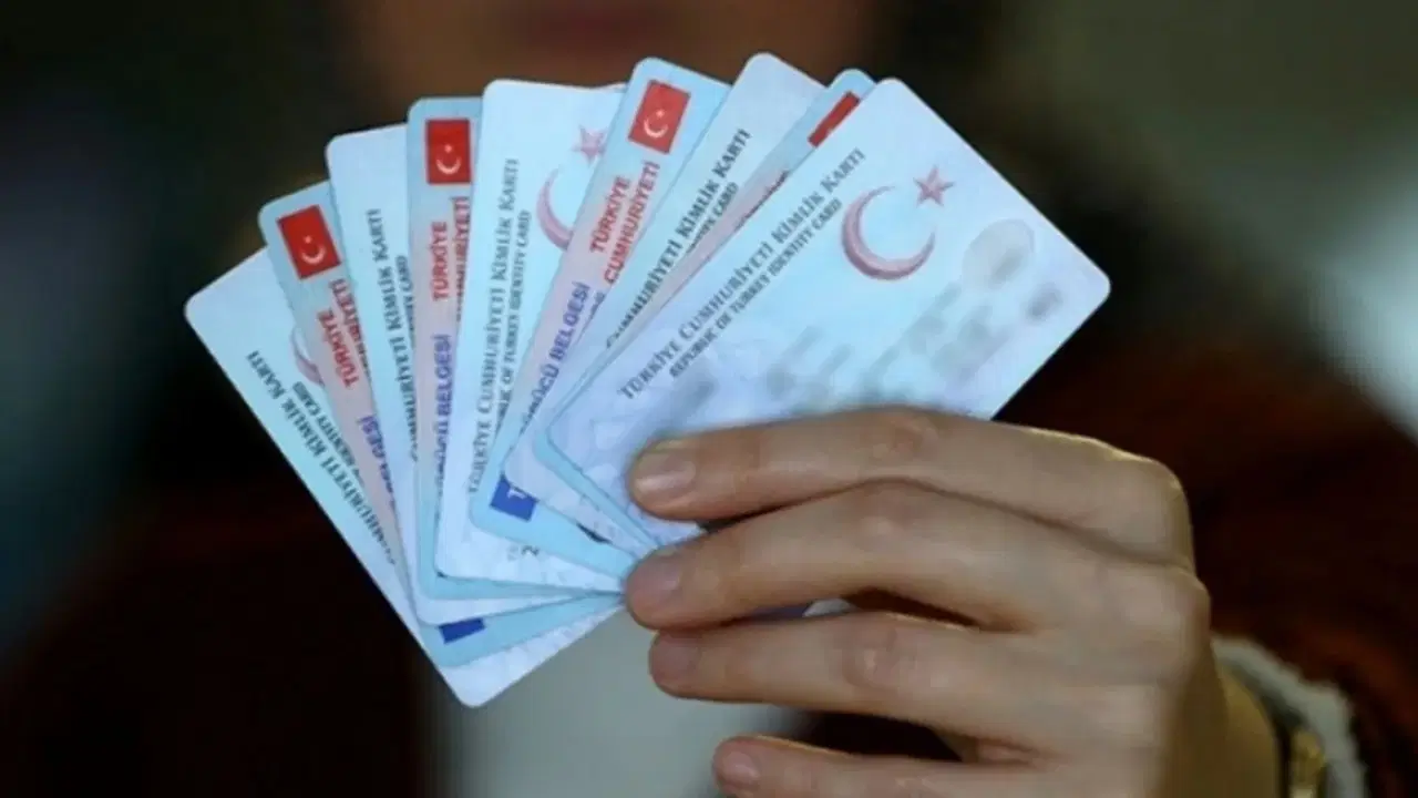 Cumhuriyet gündeme taşımıştı: ‘Sınavsız ehliyet’ dolandırıcılığıyla ilgili iddialar Yerlikaya ve Uraloğlu’ndan yanıt bekliyor! – Son Dakika Siyaset Haberleri