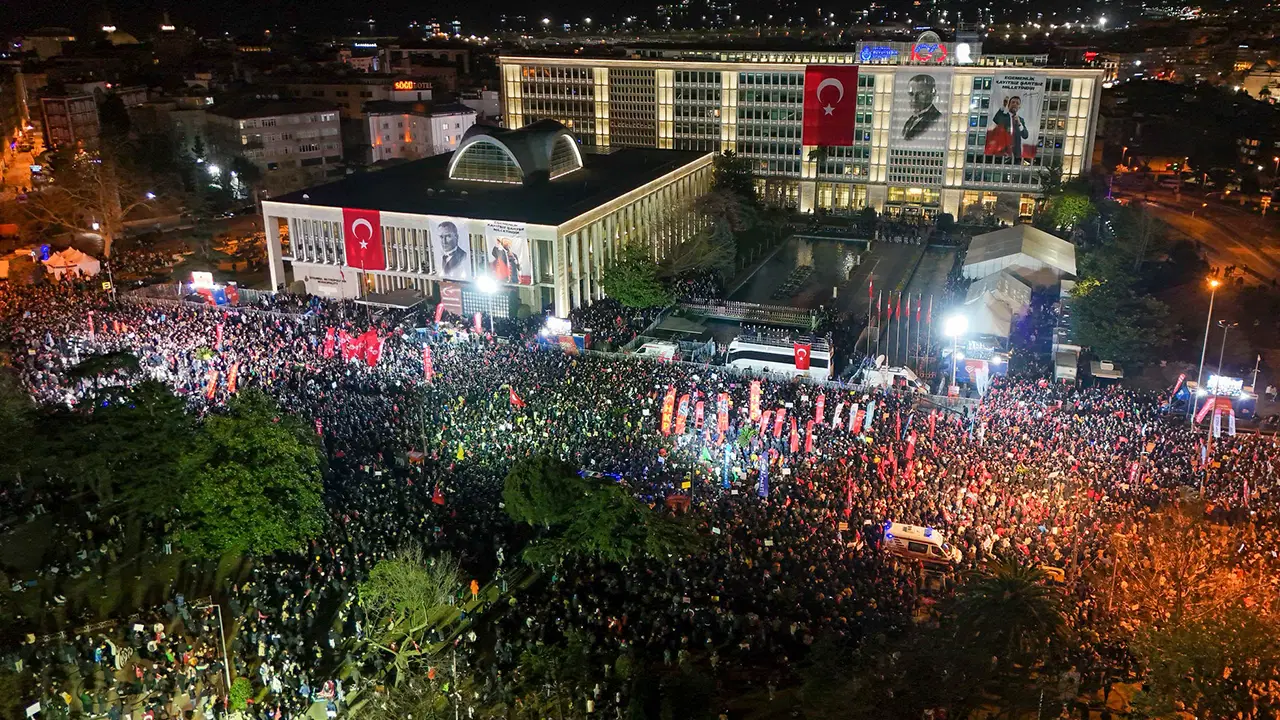 Son dakika… Saraçhane’deki 100. gün mitinginde gözaltına alınmışlardı: 13 genç için tahliye kararı! – Son Dakika Siyaset Haberleri Son dakika… Saraçhane’deki 100. gün mitinginde gözaltına alınmışlardı: 13 genç için tahliye kararı! – Son Dakika Siyaset Haberleri