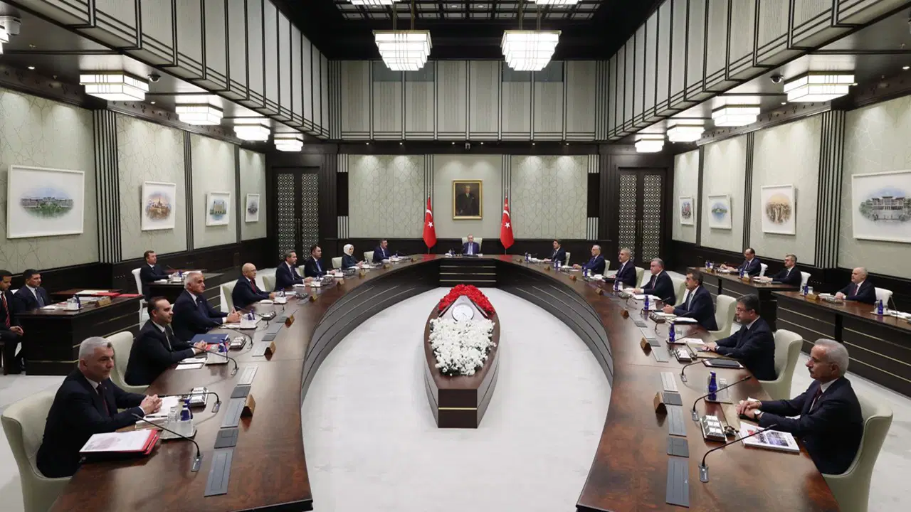 Saray’da Bakanlar Kurulu toplandı: Erdoğan’dan açıklama bekleniyor – Son Dakika Siyaset Haberleri