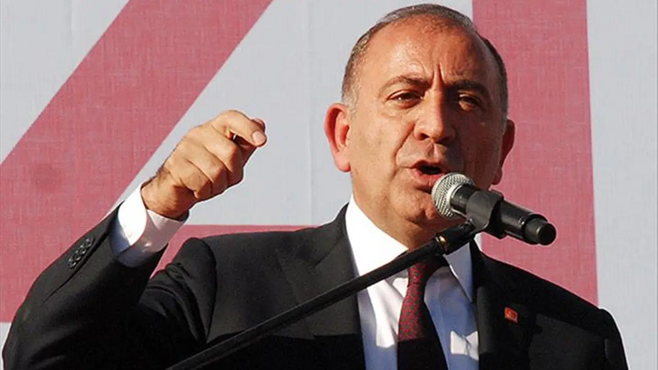 Gürsel Tekin, kurultay davası sürerken CHP’nin Sarıyer’deki binasına geldi – Son Dakika Siyaset Haberleri