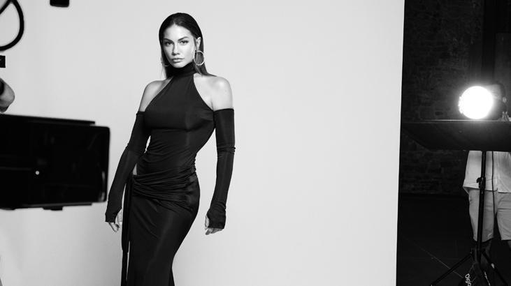 Demet Özdemir'den siyah beyaz pozlar! 'Değişimlere tanık olacağız'