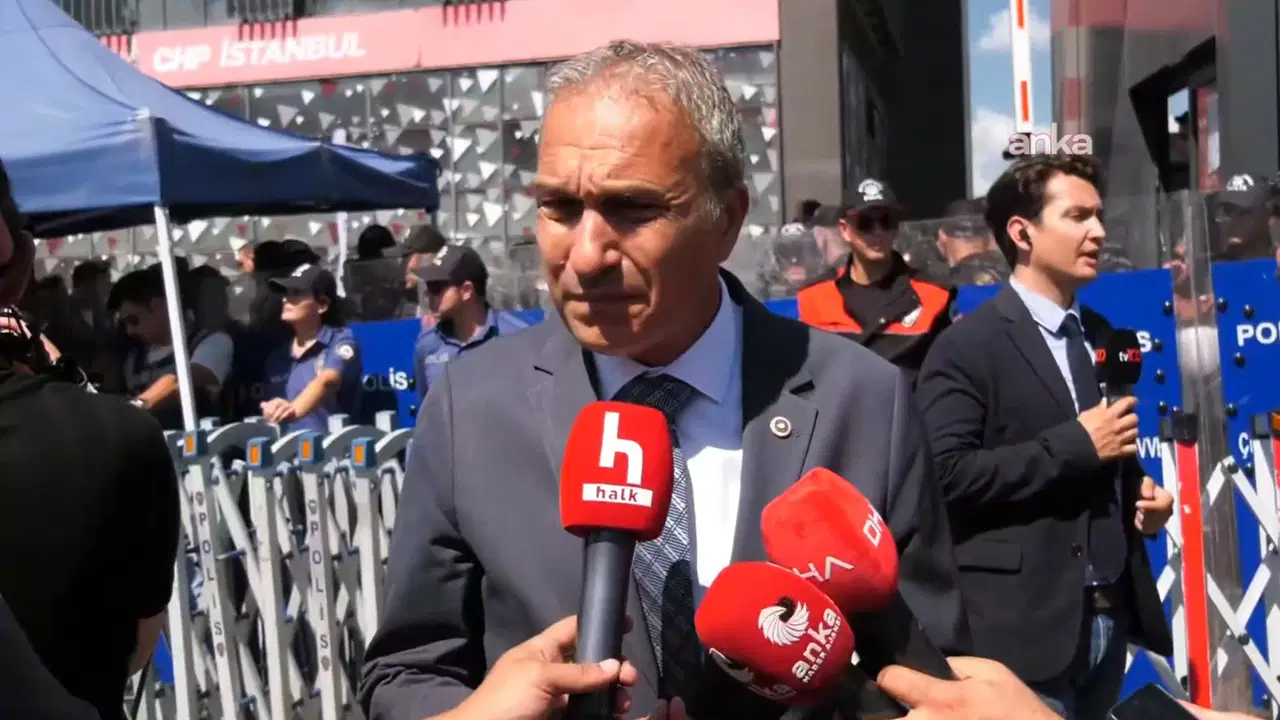 Suat Özçağdaş, CHP’nin eski İstanbul İl Başkanlığı binasının son durumunu anlattı: ‘Yerler sular içerisinde, her taraf kırılmış durumda…’ – Son Dakika Siyaset Haberleri Suat Özçağdaş, CHP’nin eski İstanbul İl Başkanlığı binasının son durumunu anlattı: ‘Yerler sular içerisinde, her taraf kırılmış durumda…’ – Son Dakika Siyaset Haberleri