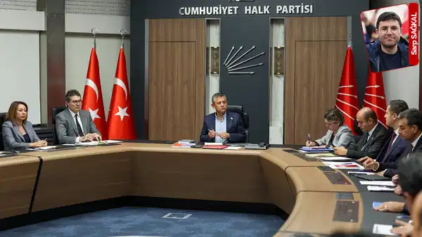 CHP, İstanbul’daki mahkeme kararı sonrası direniş planını konuştu: Kongreler sürecek, kayyuma direnilecek! – Son Dakika Siyaset Haberleri