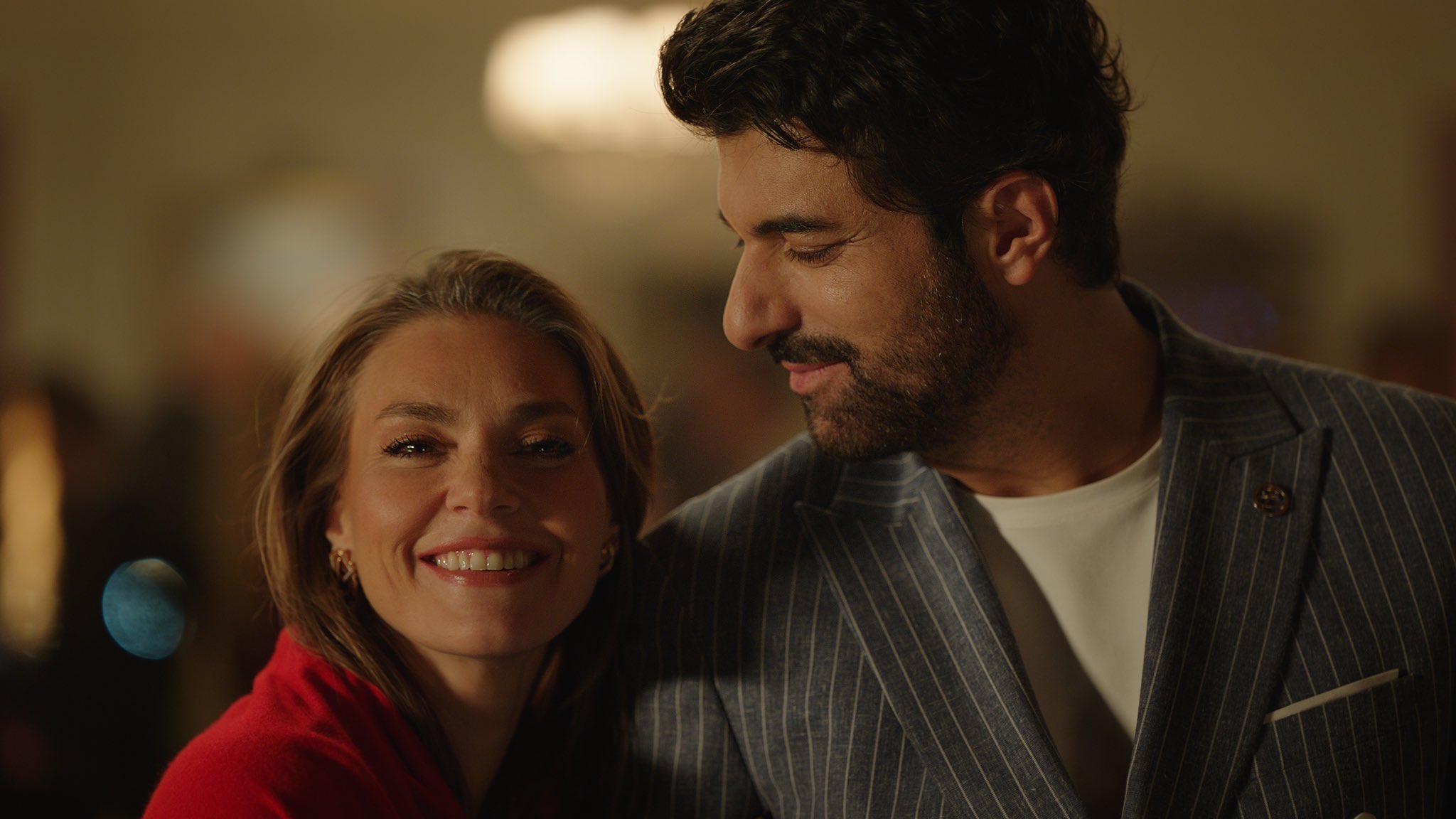 Netflix, Engin Akyürek ve Aslı Enver’li “Enfes Bir Akşam”ın fragmanını yayınladı! Netflix, Engin Akyürek ve Aslı Enver’li “Enfes Bir Akşam”ın fragmanını yayınladı!