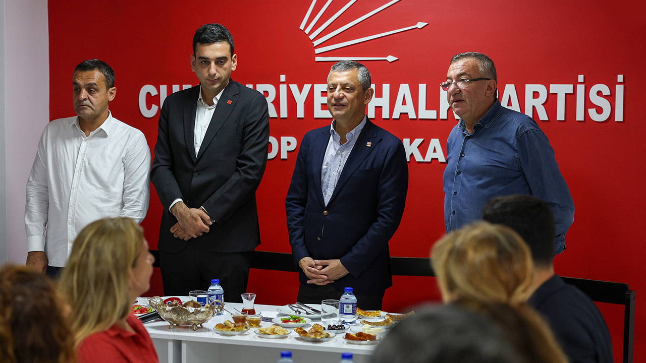 Özgür Özel Sinop’ta: Parti örgütüyle kahvaltı yaptı – Son Dakika Siyaset Haberleri