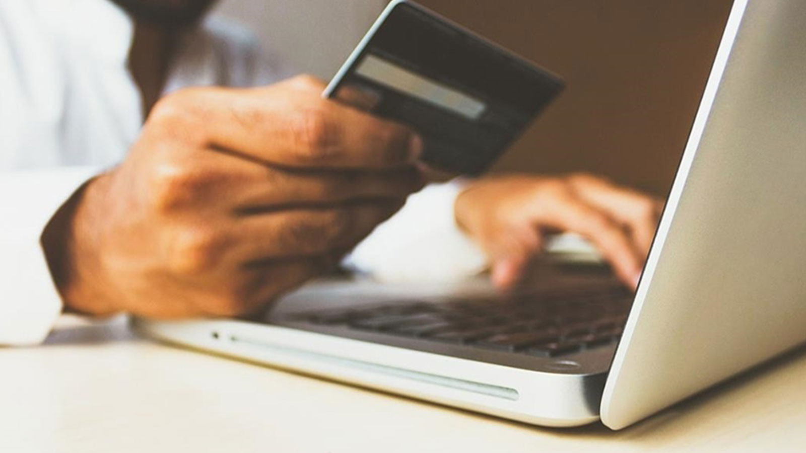 Ağustos ayında 2,15 trilyon liralık kartlı ödeme yapıldı Ağustos ayında 2,15 trilyon liralık kartlı ödeme yapıldı