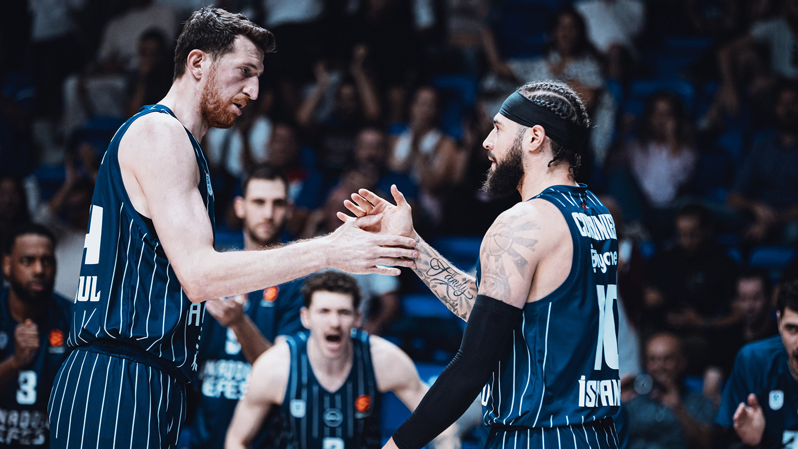 Anadolu Efes, Euroleague’e galibiyetle başladı