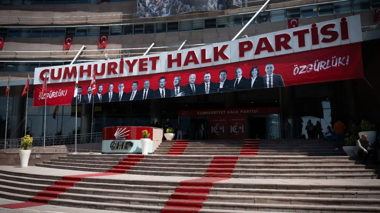 CHP’nin kurultay sloganı belli oldu: Darbeye ve Kayyuma Hayır – Son Dakika Siyaset Haberleri