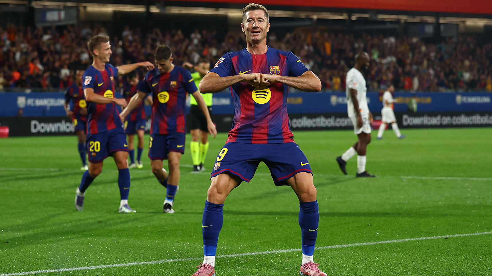 Barcelona, Valencia’yı sahadan sildi
