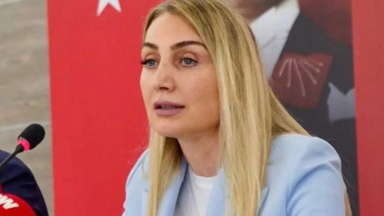 CHP İstanbul İl Başkanlığı’na kayyum… Dilek İmamoğlu’ndan ‘Özgür Çelik’ açıklaması: ‘Bize aynı gerçeği hatırlatıyor…’ – Son Dakika Siyaset Haberleri CHP İstanbul İl Başkanlığı’na kayyum… Dilek İmamoğlu’ndan ‘Özgür Çelik’ açıklaması: ‘Bize aynı gerçeği hatırlatıyor…’ – Son Dakika Siyaset Haberleri