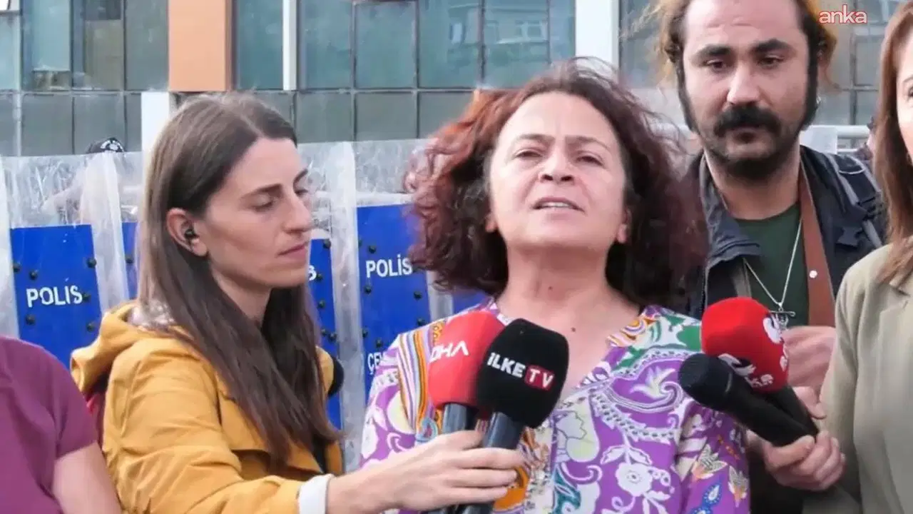 DEM Parti’den, CHP İstanbul İl Başkanlığı’na destek ziyareti: ‘Bu operasyon demokrasiye yöneliktir!’ – Son Dakika Siyaset Haberleri