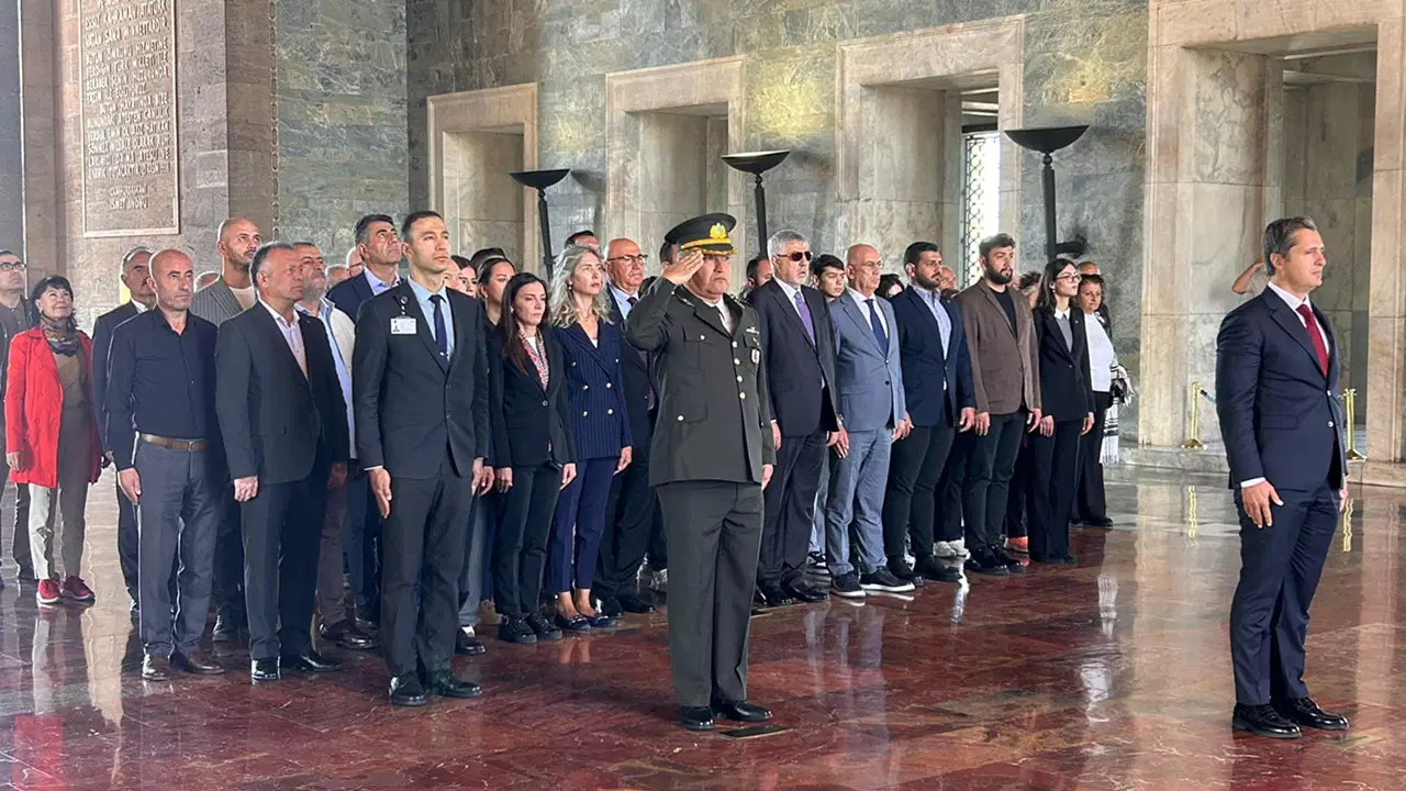 CHP’den olağanüstü kurultay öncesi Anıtkabir ziyareti: ‘Milli irade gaspı ve hukuk dışı uygulamalar karşısında…’ – Son Dakika Siyaset Haberleri
